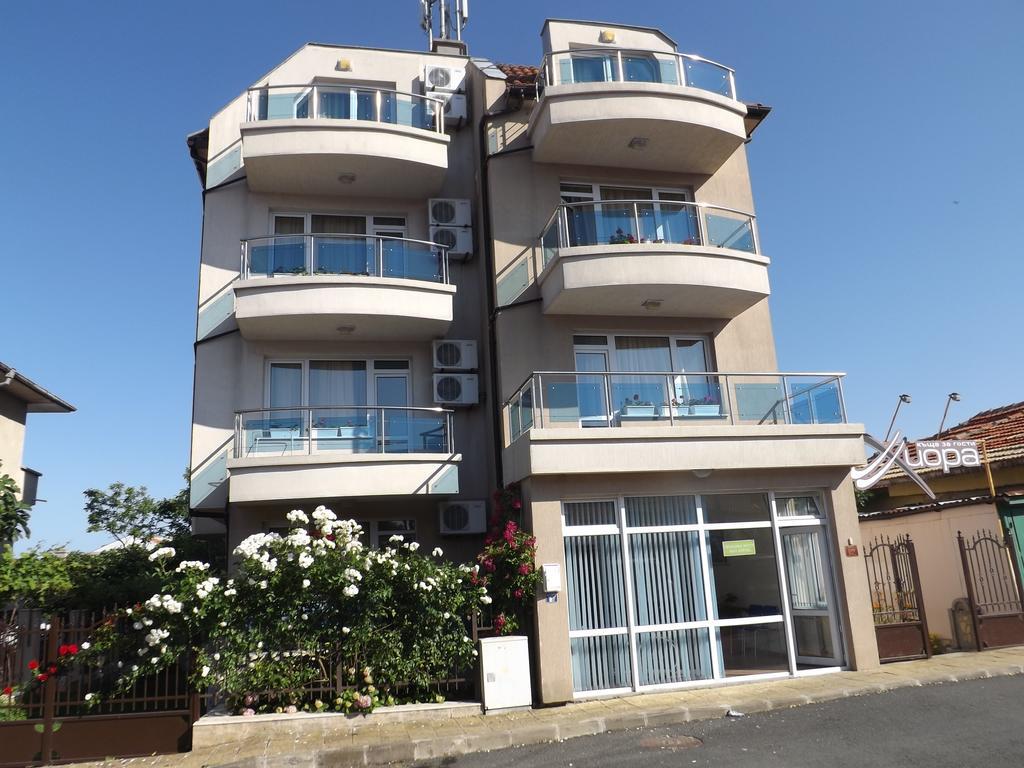 Guest House Hiora Ahtopol Ngoại thất bức ảnh