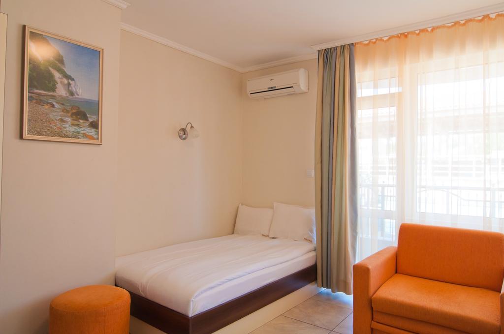 Guest House Hiora Ahtopol Ngoại thất bức ảnh