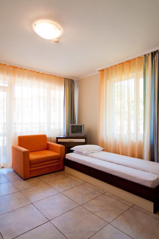 Guest House Hiora Ahtopol Ngoại thất bức ảnh