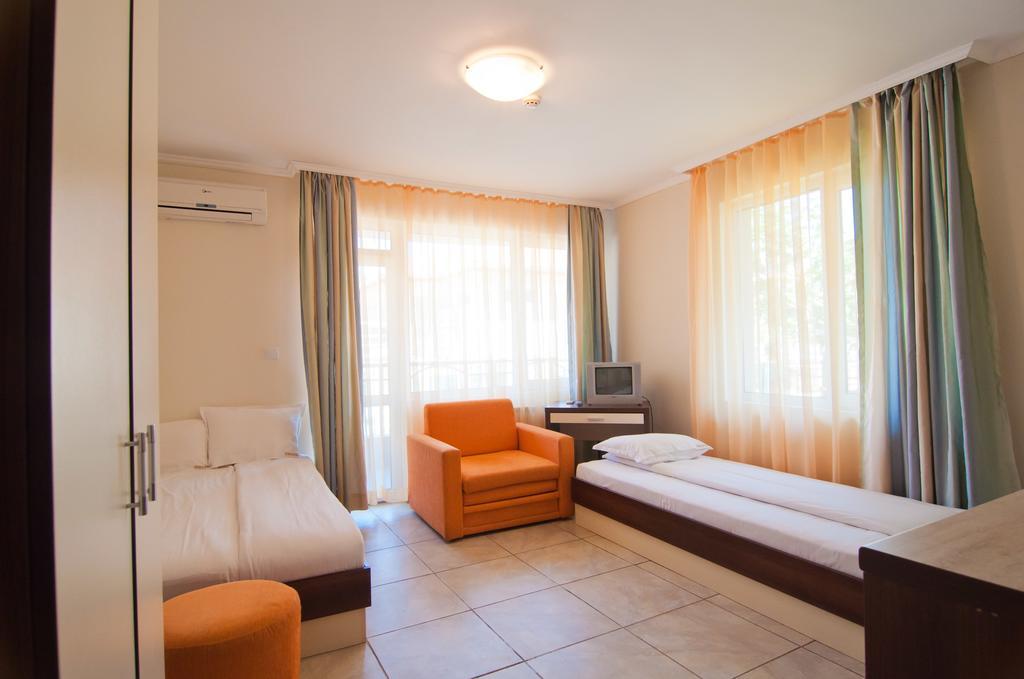 Guest House Hiora Ahtopol Ngoại thất bức ảnh