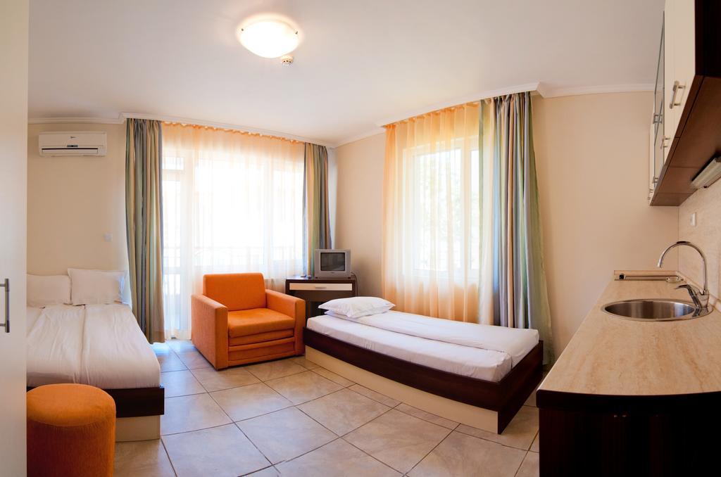 Guest House Hiora Ahtopol Ngoại thất bức ảnh