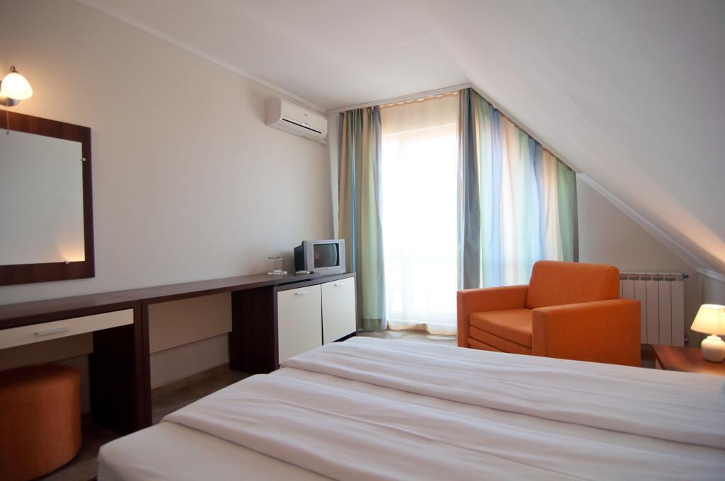 Guest House Hiora Ahtopol Ngoại thất bức ảnh