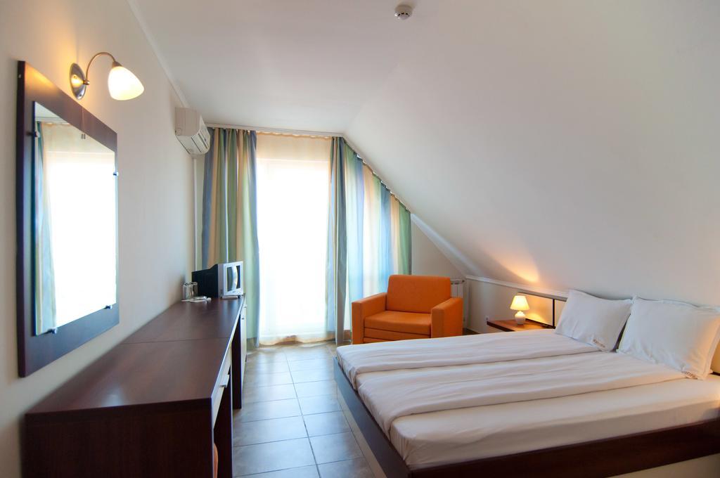 Guest House Hiora Ahtopol Ngoại thất bức ảnh