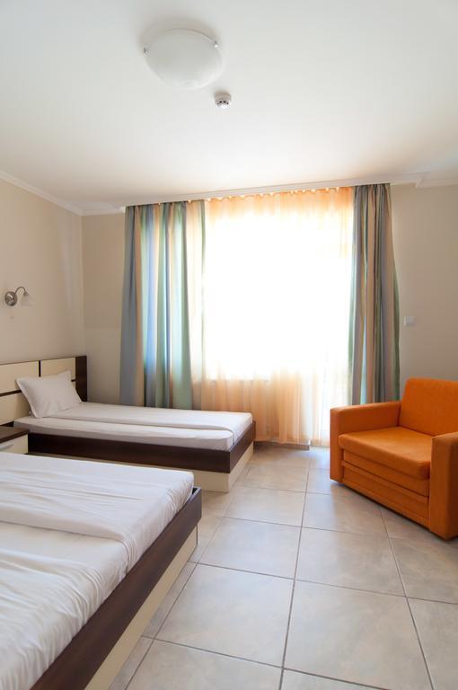 Guest House Hiora Ahtopol Ngoại thất bức ảnh