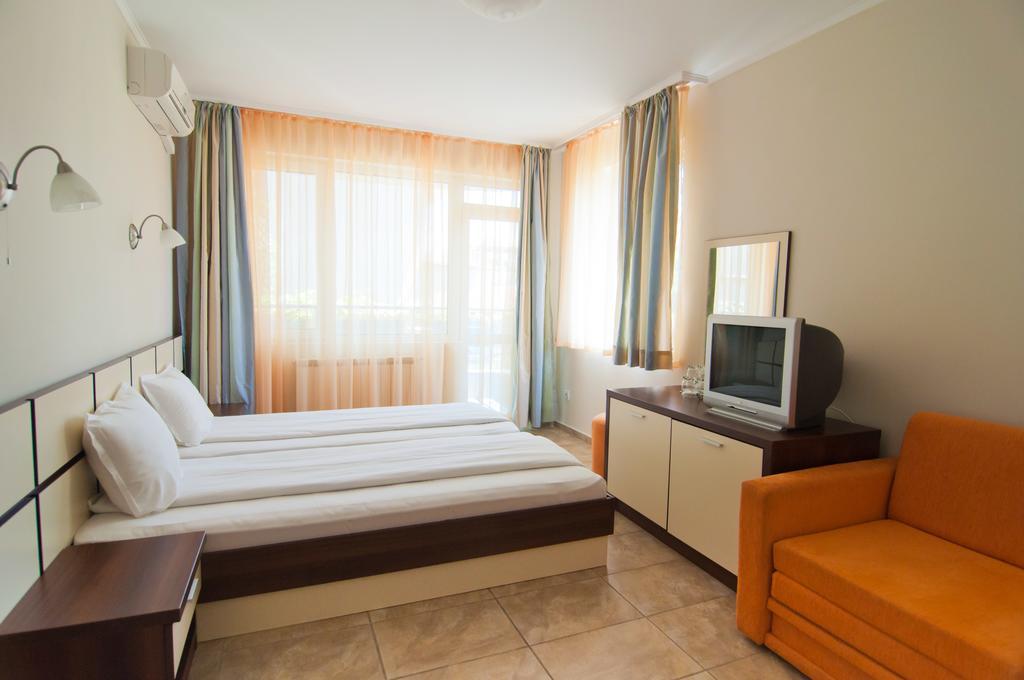 Guest House Hiora Ahtopol Ngoại thất bức ảnh