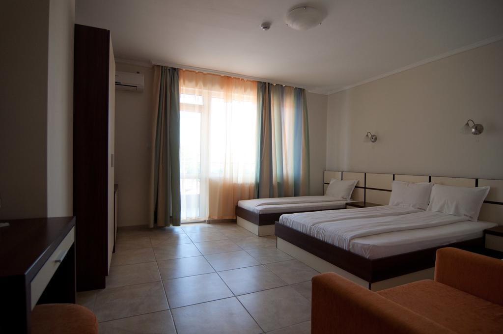Guest House Hiora Ahtopol Ngoại thất bức ảnh