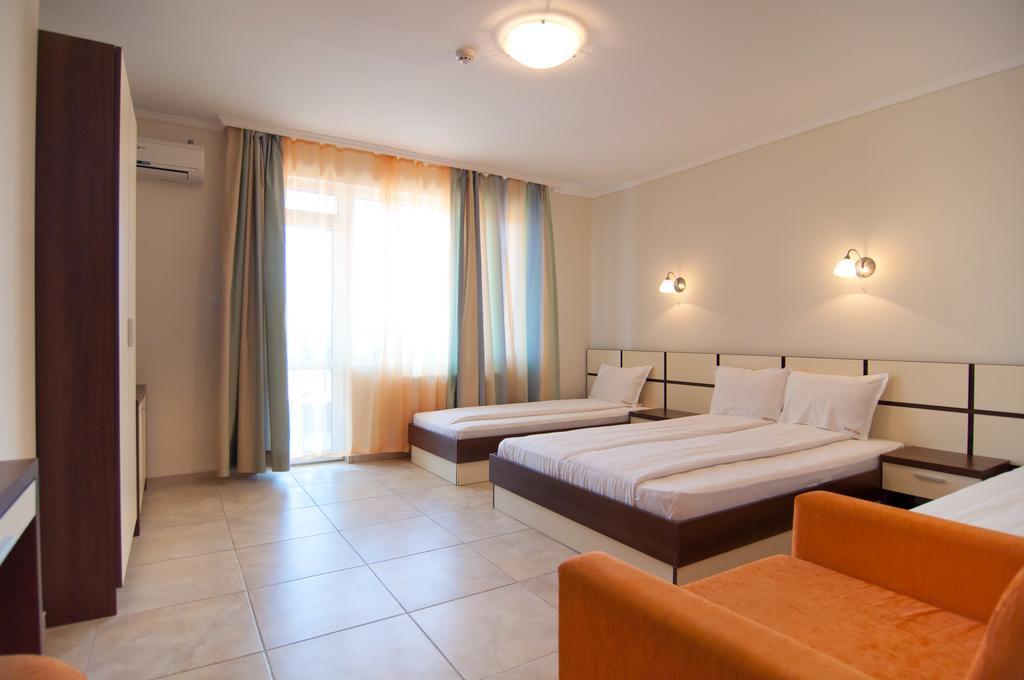 Guest House Hiora Ahtopol Ngoại thất bức ảnh