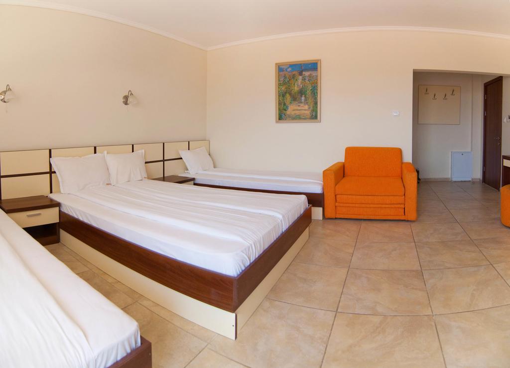 Guest House Hiora Ahtopol Ngoại thất bức ảnh