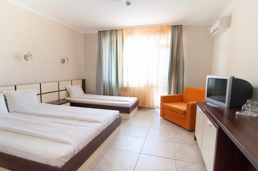 Guest House Hiora Ahtopol Ngoại thất bức ảnh